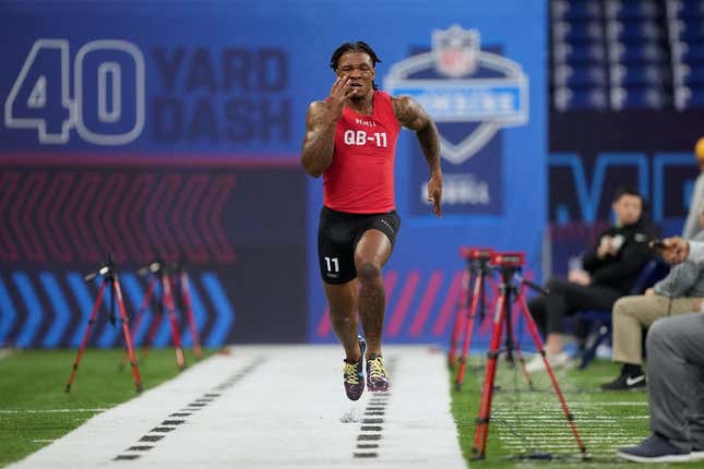Mar 4, 2023; Indianapolis, IN, USA; Florida quarterback Anthony Richardson (QB11) participates in the 40-yard dash at Lucas Oil Stadium.