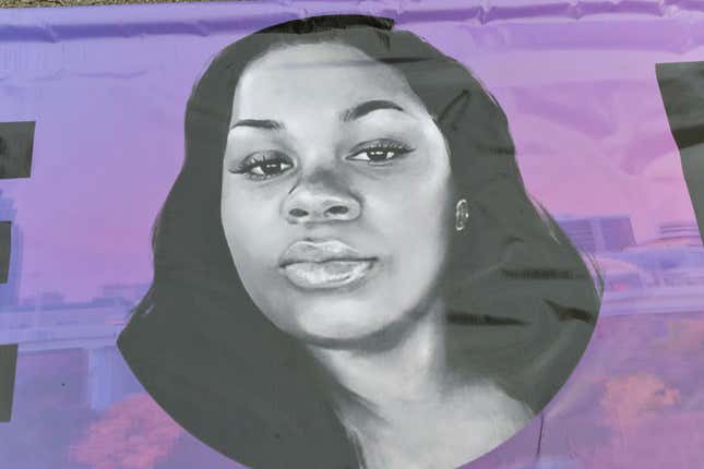 The first officer to face a criminal penalty connected to the death 2020 death of Breonna Taylor in Louisville, Kentucky, pleaded guilty to federal charges today. Federal prosecutors allege Kelly Goodlett was part of a scheme where cops lied to get the warrant that allowed them to enter Taylor’s home, and then tried to cover it up after her death.
