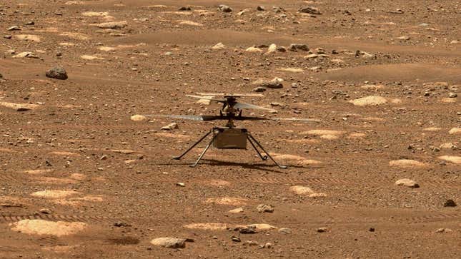 Imagen del Ingenuity tomada el 8 de abril de 2021 por el sistema de imágenes Mastcam-Z del rover Perseverance.