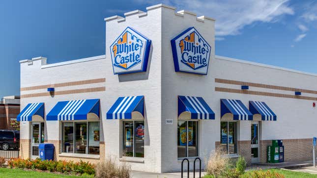 Image for article titled White Castle to combat dry heat of Arizona with its steamed sliders