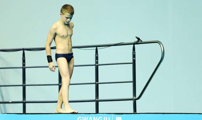 Image for article titled As A Formerly Decent Middle School Athlete, I Can Relate To This 13-Year-Old Who Won The European Diving Championships