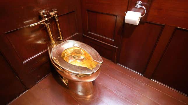 Image for article titled Someone Stole a Solid Gold Toilet From Winston Churchill&#39;s House