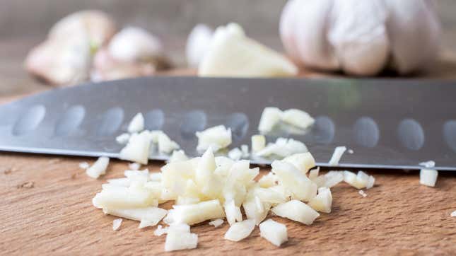 Image for article titled Don&#39;t Brown Your Garlic