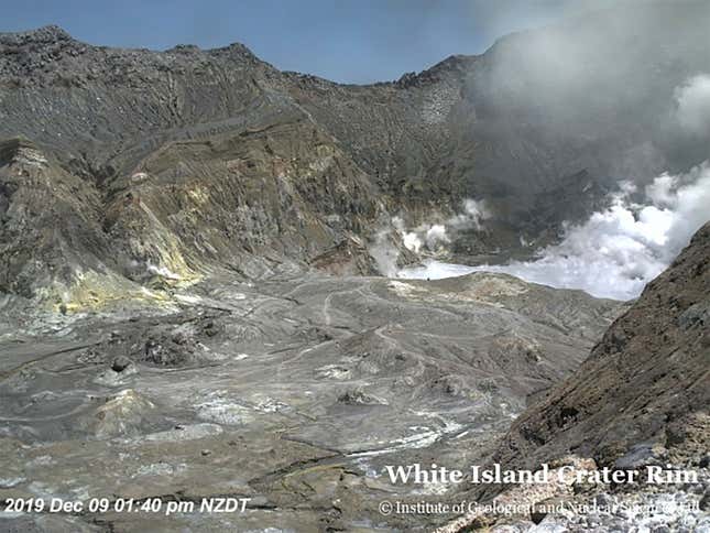 Here, visitors can be seen walking along the crater a mere 20 minutes before the eruption.