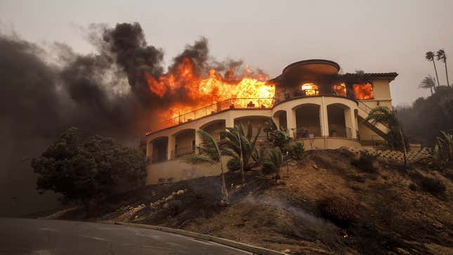 Image for article titled Authorities Urge Orange County Residents To Stop Building Additions Onto Homes Currently On Fire