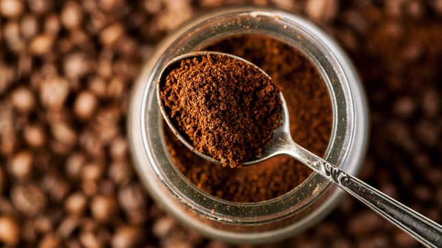 Image for article titled Use Coffee Grounds to Eliminate Household Odors