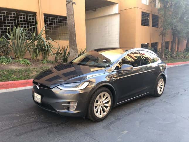 Imagen para el artículo titulado Este Tesla Model X ha recorrido más de 640.000 kilómetros. Estas son todas las reparaciones que hubo que hacerle
