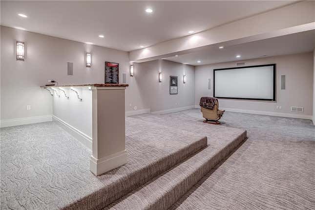 Image for article titled Phil Kessel&#39;s Pittsburgh House Is For Sale, And It Has The Loneliest Home Theater In The World