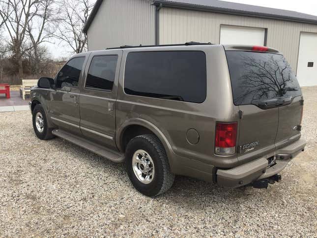Image for article titled At $8,000, Could This 2003 Ford Excursion Limited 7.3 Be A Pretty Big Deal?