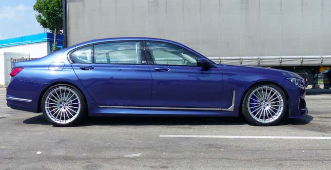 Image for article titled What It Was Like to Go 170 MPH in BMW's Swankiest Super Sedan