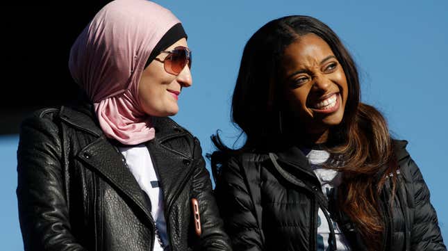 Image for article titled Women&#39;s March Officially Cuts Ties With Linda Sarsour and Tamika Mallory