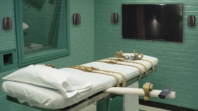Image for article titled Oklahoma State Penitentiary Unveils New In-Chamber Entertainment System To Keep Inmates Occupied During Lethal Injections
