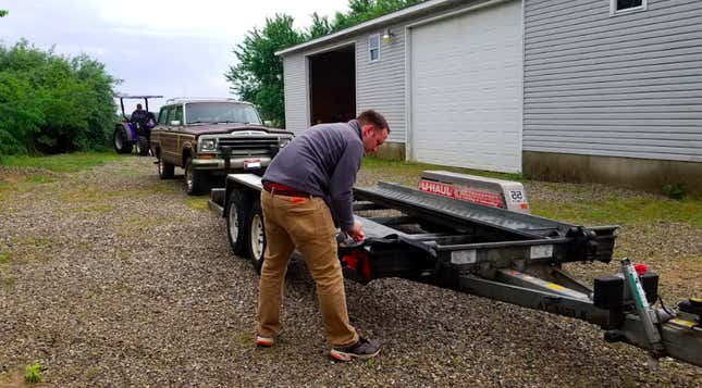 Image for article titled What It Was Like Towing a Free Jeep Grand Wagoneer With the 2020 Jeep Gladiator