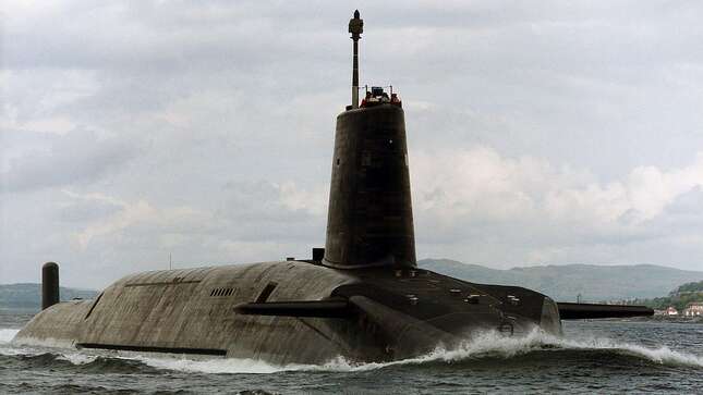 Imagen para el artículo titulado La respuesta a un apocalipsis nuclear en Reino Unido se encuentra en una caja fuerte en el fondo del mar