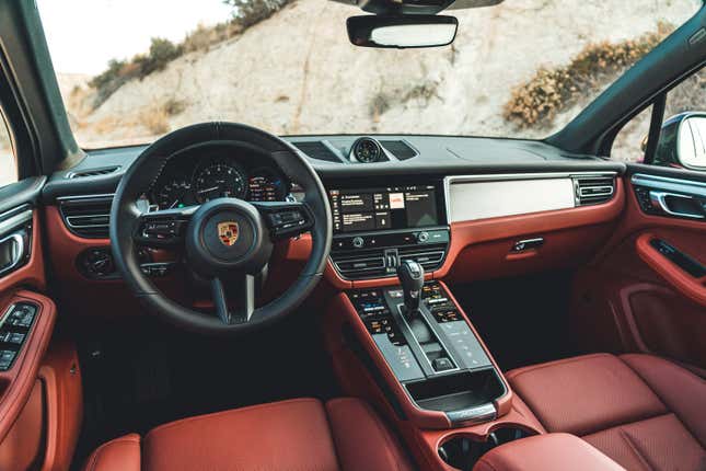 2022 Porsche Macan S Interior
