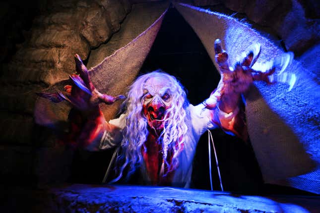 Image for article titled How to Survive Halloween Horror Nights Hollywood
