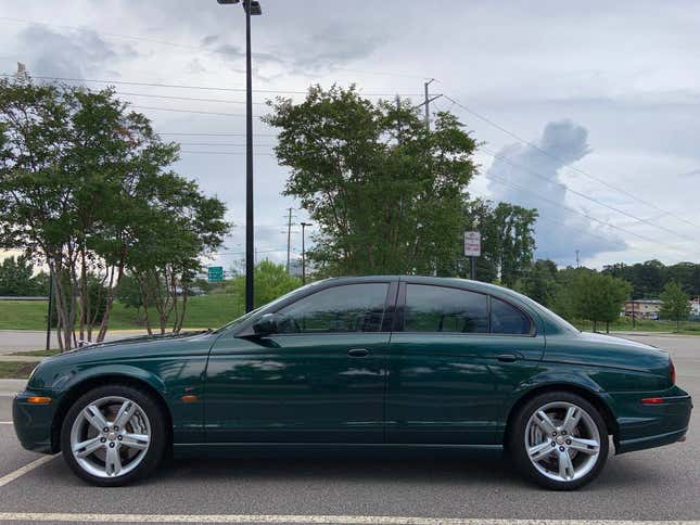 Image for article titled At $6,500, Is This Supercharged 2004 Jaguar S-Type R A 'Ferally' Good Find?