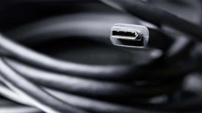 Imagen para el artículo titulado Europa aprueba definitivamente el cargador estándar USB-C: Apple tendrá que abandonar Lightning