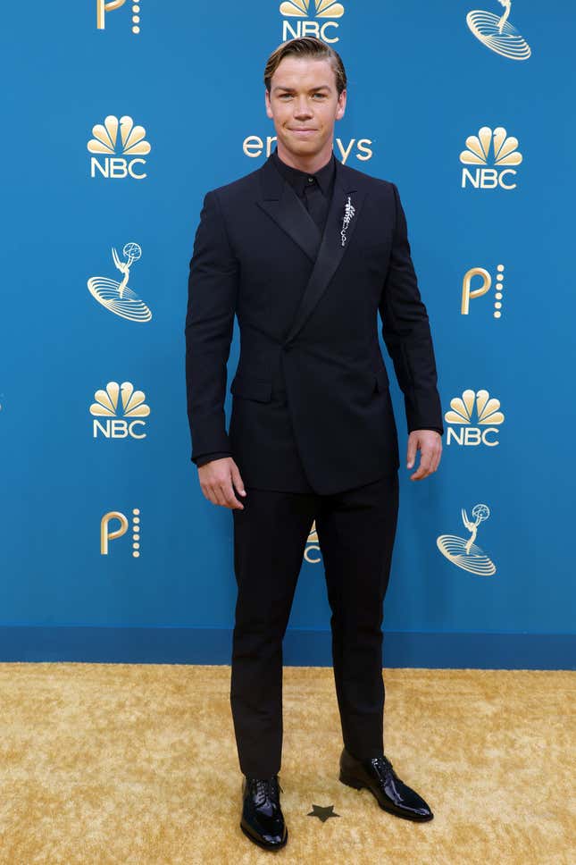 Image for article titled 2022 Emmys Red Carpet: a &#39;Kick Me&#39; Sign, Women in Suits, and Cut-Outs Galore