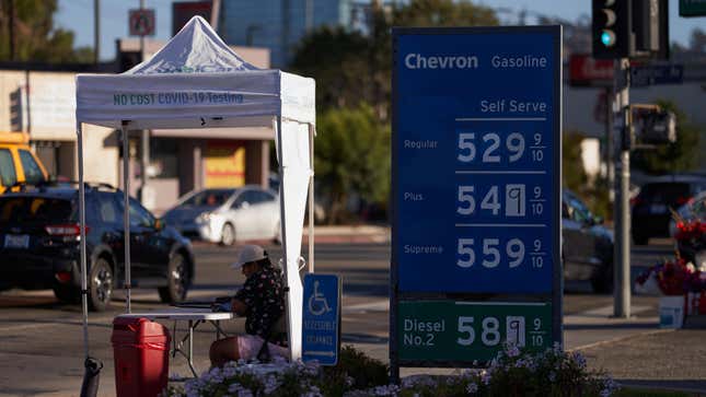 Image for article titled Why California Gas Prices Are $2 Above the National Average