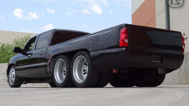 Image for article titled This Double-Dually, Twin-Turbo Monster Is Not For The Faint Of Heart, Or Anyone, Really