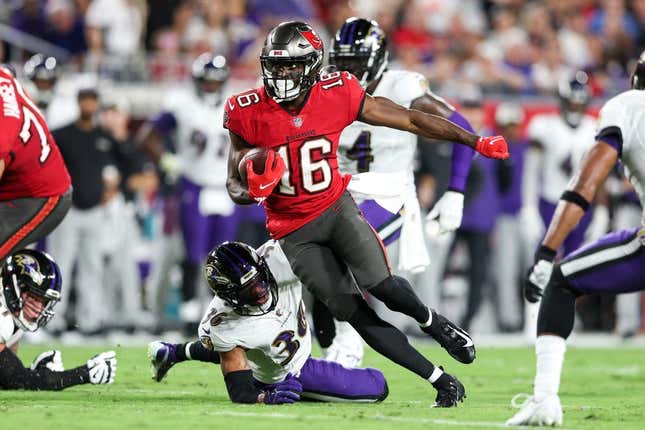 Oct 27, 2022; Tampa, FL, USA; Tampa Bay Buccaneers wide receiver Breshad Perriman (16) drives the ball against the Baltimore Ravens during the first quarter at Raymond James Stadium .