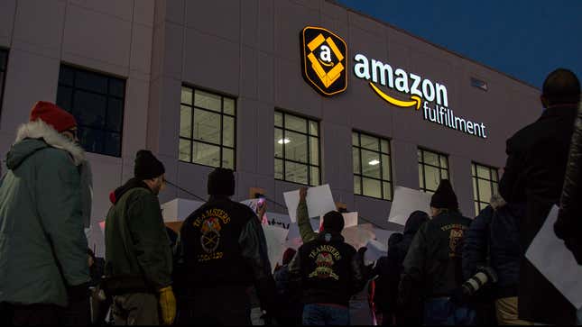 Image for article titled Hundreds March on Amazon Fulfillment Center in Minnesota