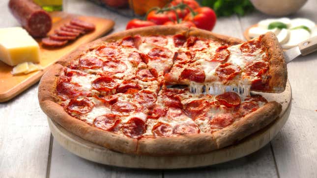 Image for article titled 20 of the Most Beloved Types of Pizza From Across the US