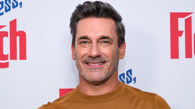 Jon Hamm praises <i>Top Gun: Maverick</i> as a successful movie about "real people" rather than superheroes