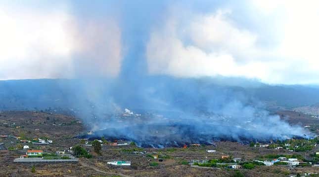 Imagen para el artículo titulado Las imágenes más sobrecogedoras de la erupción del volcán de La Palma