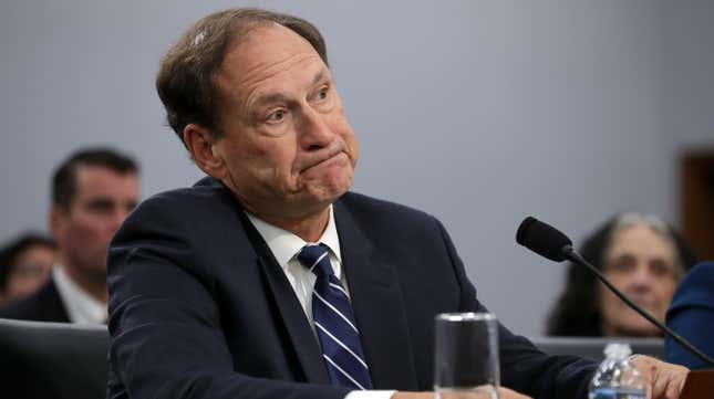 Image for article titled Samuel Alito Complains That the Leaked Roe Decision Made the Justices ‘Targets for Assassination’