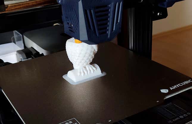 Imagen para el artículo titulado La Anycubic Kobra Go es la elección perfecta para iniciarte en el mundo de las impresoras 3D