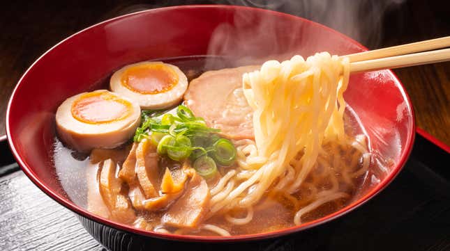 Image for article titled Finish Your Ramen With a Drizzle of Flavor-Packed Oil