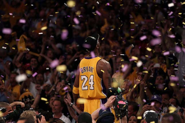Image for article titled On the 2nd Anniversary of Kobe Bryant&#39;s Death, Fans, Friends and Former Teammates Give Him His Flowers