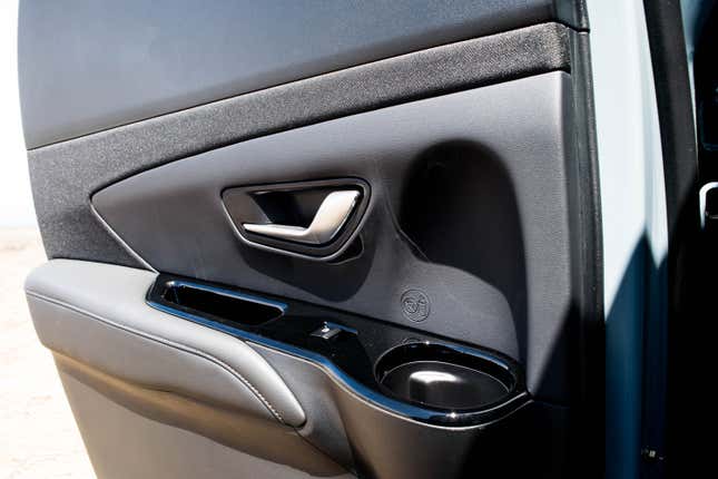 Image for article titled Here's How The Ford Maverick Compares To The Hyundai Santa Cruz