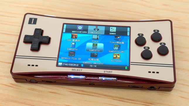 Image for article titled I Desperately Wanted to Love This Game Boy Micro Clone