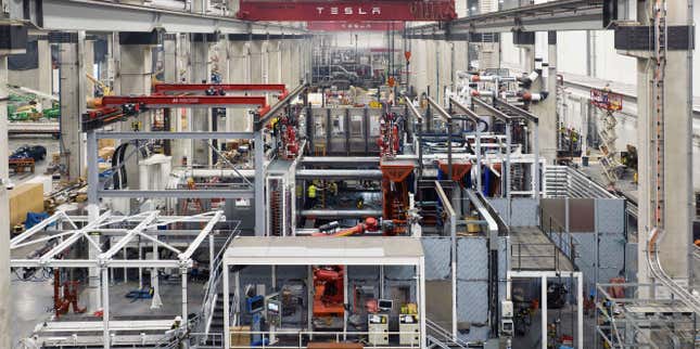 Imagen para el artículo titulado El Cybertruck de Tesla ya tiene fecha para las primeras entregas