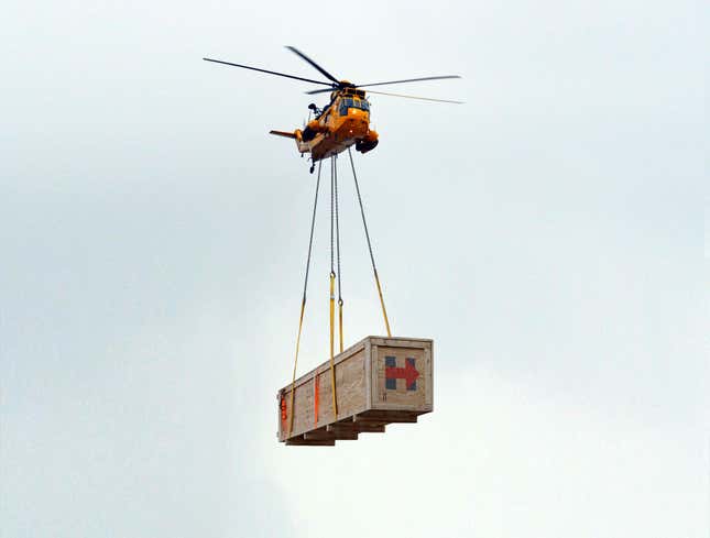 Image for article titled Clinton Campaign Airlifts 200 Crates Of Volunteers To Wisconsin Headquarters