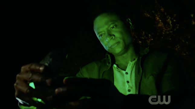 <i>Arrow</i>'s Bright Green Tease Was About Exactly What You Thought It Was