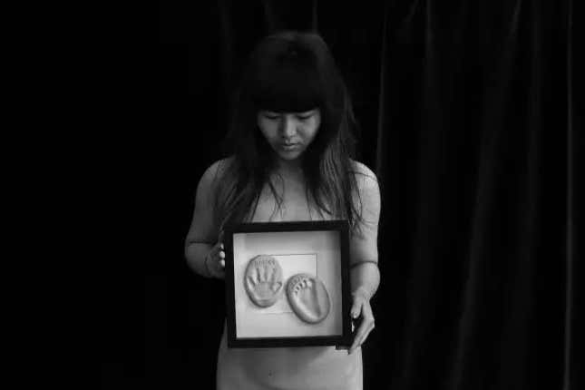 Image for article titled A moving set of photos has reignited a debate about abortion in China