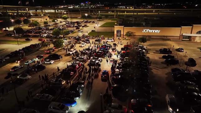 Imagen del artículo titulado Texas 2K Drag Weekend termina en 200 arrestos, 50 choques
