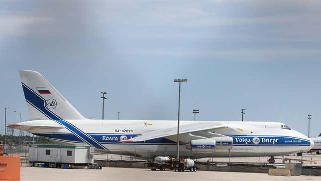 Image for article titled Canada to Transfer Stranded Russian-Owned Antonov An-124 to Ukraine