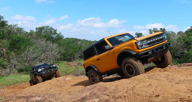 Image for article titled Best Reviews 2021: The 2021 Ford Bronco Is The Compromised Off-Road Beast You Dreamed It Would Be