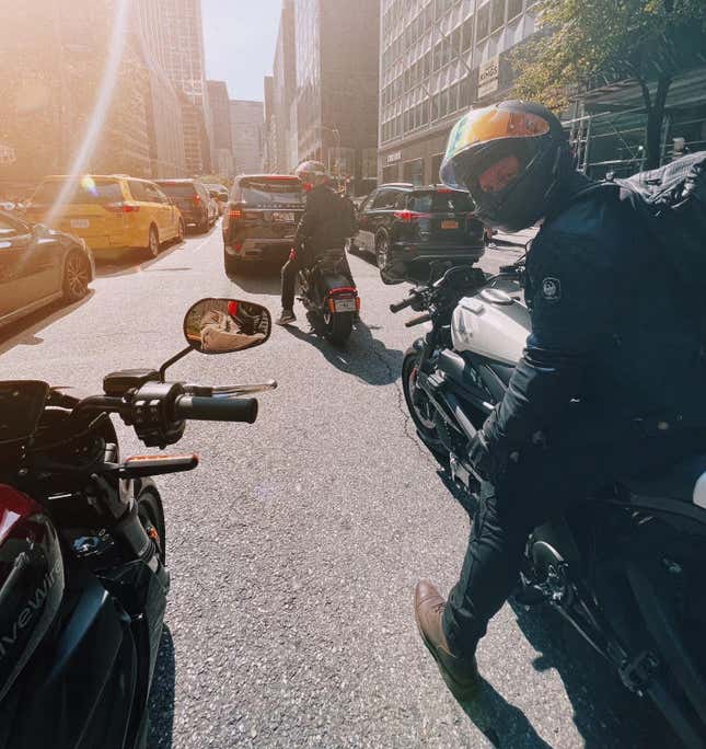 Image for article titled What it's Like to Live With an Electric Motorcycle in New York City