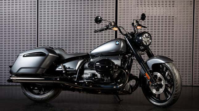 Image for article titled BMW&#39;s New R 18 Roctane Sure Seems to Be Going After the Harley-Davidson Road King