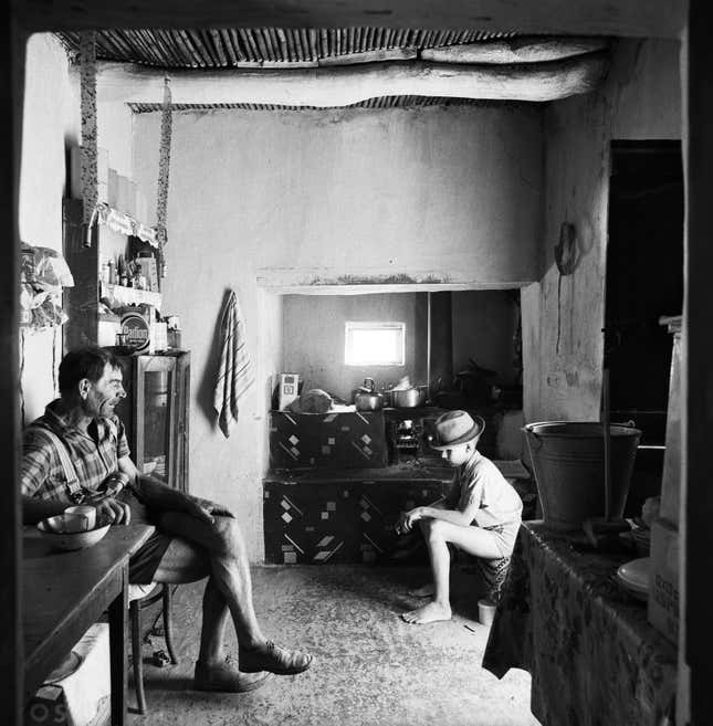 Photos: David Goldblatt, celebrated South African photographer, has died