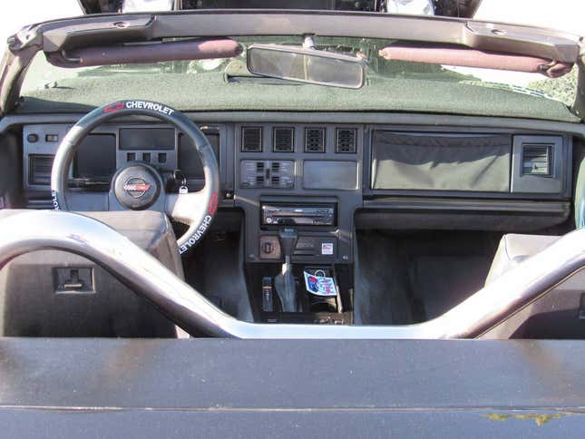Imagen para el artículo titulado A $16,000, ¿este Chevy Corvette Convertible de 1986 marca el ritmo?