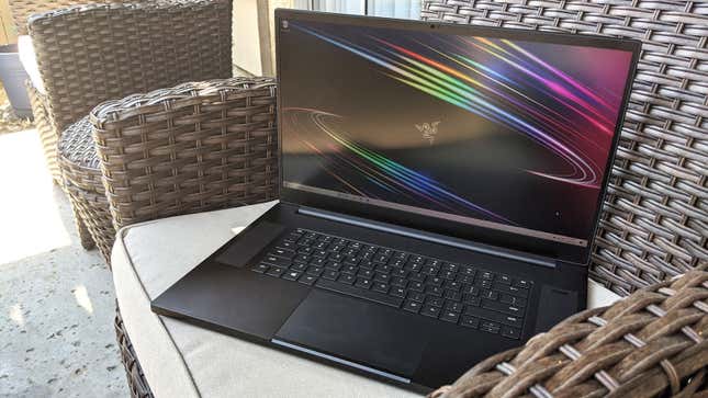 Imagen para el artículo titulado El nuevo Razer Pro 17 es un gran laptop para videojuegos, pero se calienta demasiado