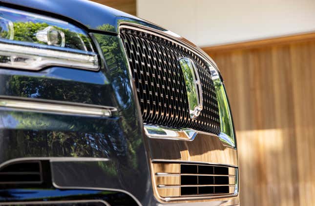 Image for article titled Lincoln Will Pay Buyers $5,000 to Wait for the Navigator