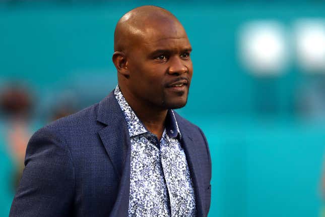Image for article titled Brian Flores Is Named Minnesota Vikings’ Defensive Coordinator